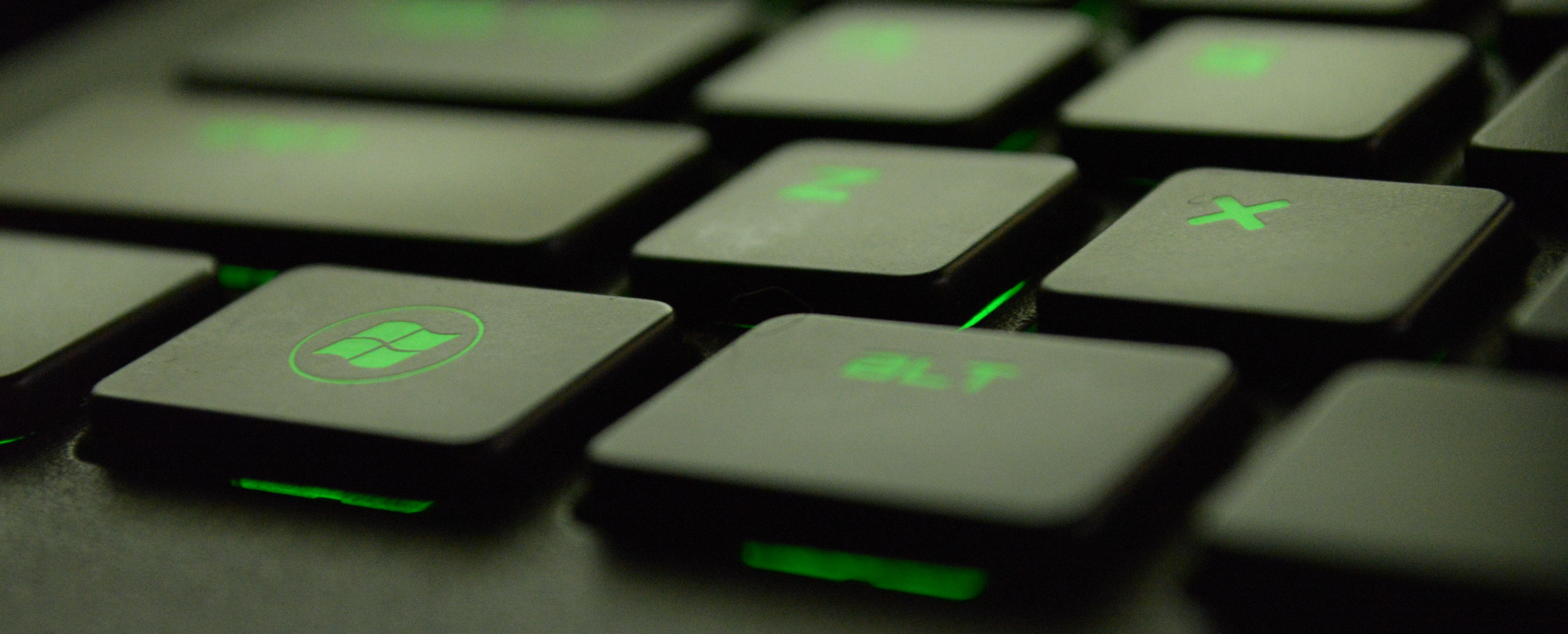 computer-gaming-green-51415