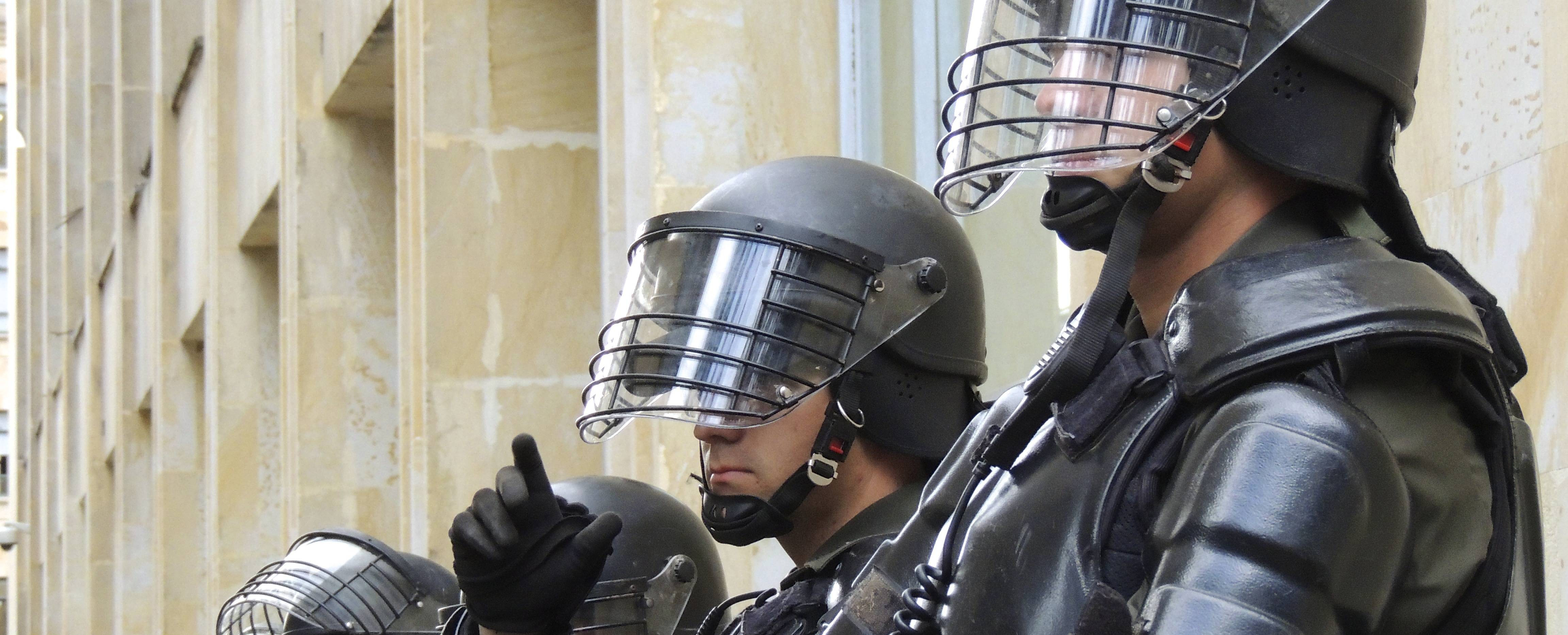 police-275875_wide